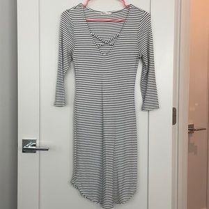Black and White 3/4 sleeve dress